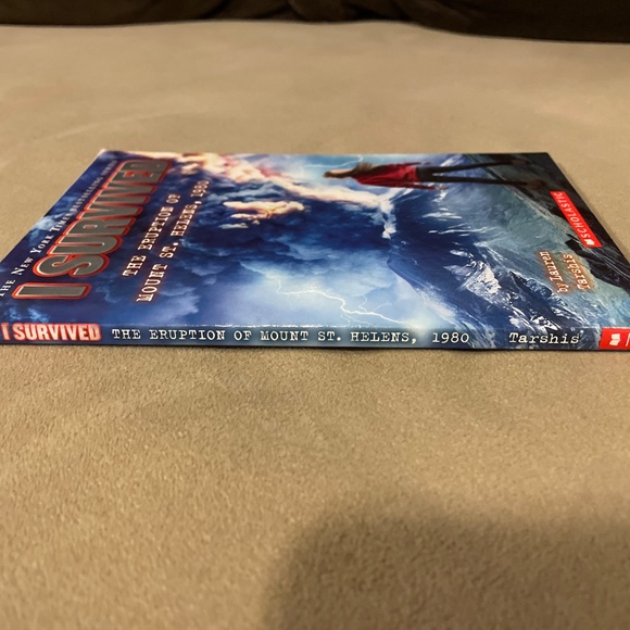 New Set of 3 "I Survived" Paperback Books - Picture 3 of 13